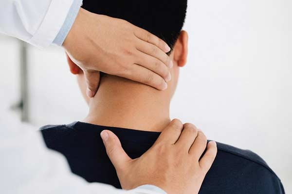 درمان قوز گردن با فیزیوتراپی